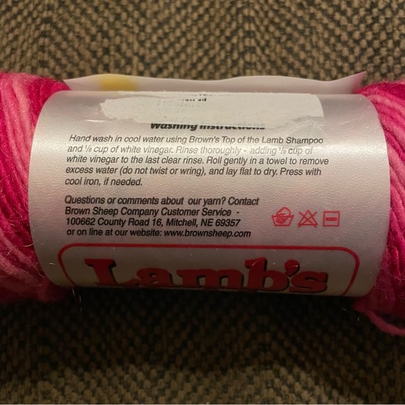 NWT Lambs Pride Worsted Wool / Mohair Yarn, 4 Skeins, Strawberry Smoothie - Picture 4 of 4